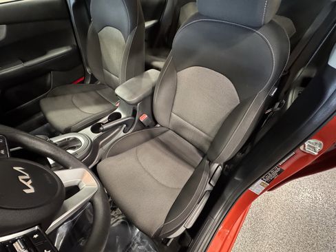 Certified 2022 Kia Forte LXS image 18