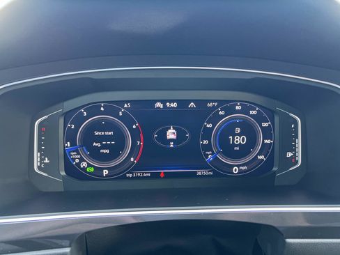 Used 2022 Volkswagen Tiguan SEL R-Line image 11