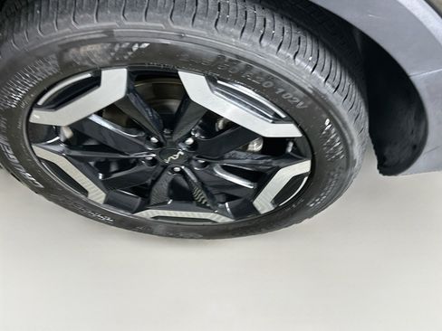 Used 2025 Kia Telluride S FWD image 11