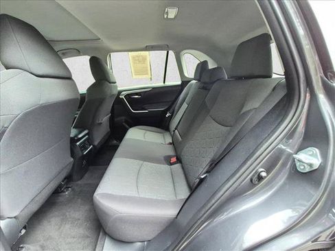Used 2020 Toyota RAV4 XLE w/ Convenience Package FWD image 22