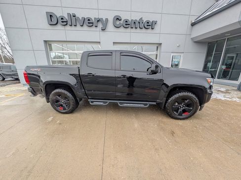 Used 2020 Chevrolet Colorado LT w/ Redline Special Edition image 4