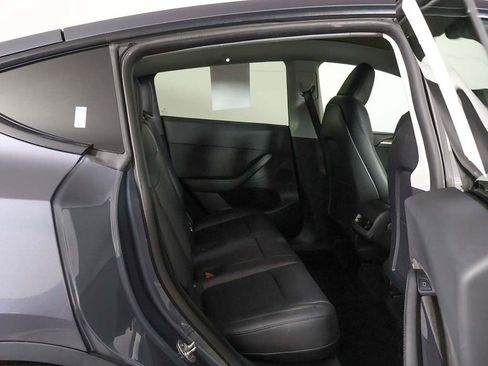 Used 2023 Tesla Model Y Long Range AWD/4WD image 32