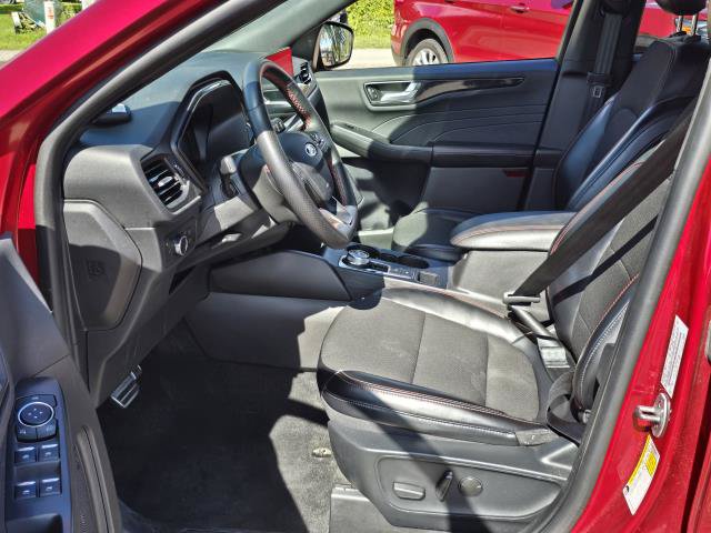 Used 2024 Ford Escape ST-Line w/ Tech Pack #1 AWD/4WD image 9