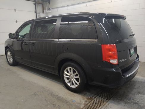 Used 2019 Dodge Grand Caravan SXT FWD image 3
