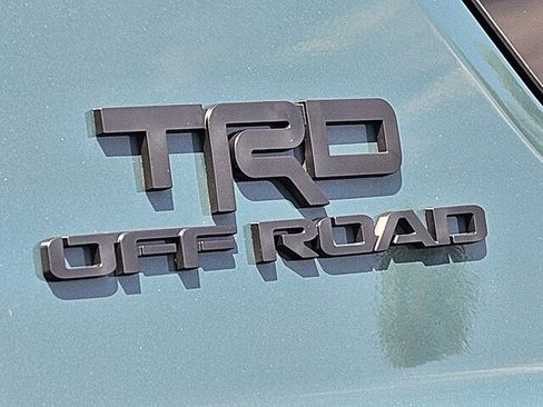 Used 2025 Toyota 4Runner TRD Off-Road Premium AWD/4WD image 32