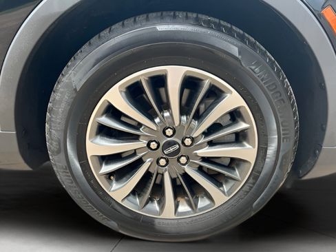 Used 2021 Lincoln Nautilus Reserve w/ Cargo Utility Package FWD image 12