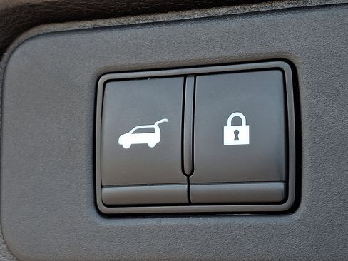 Used 2025 Nissan Rogue SV FWD image 29
