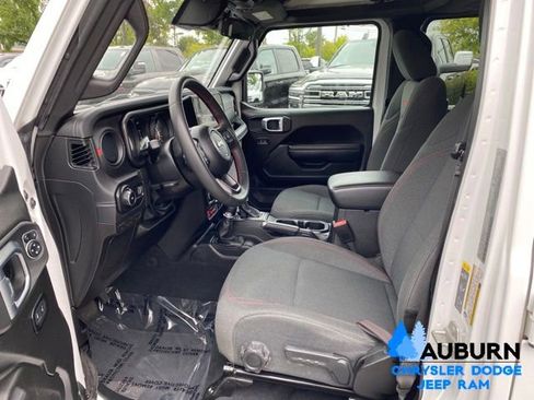 Used 2024 Jeep Wrangler Unlimited Rubicon AWD/4WD image 30