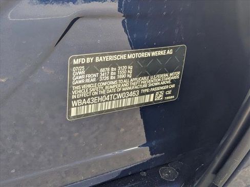 New 2026 BMW 750e xDrive image 18