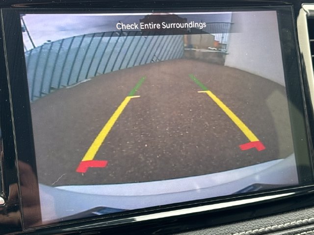 Used 2025 Chrysler Pacifica Limited FWD image 20