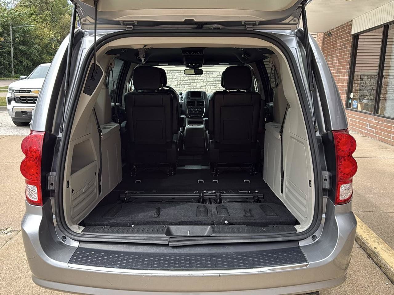 Used 2019 Dodge Grand Caravan SXT FWD image 20