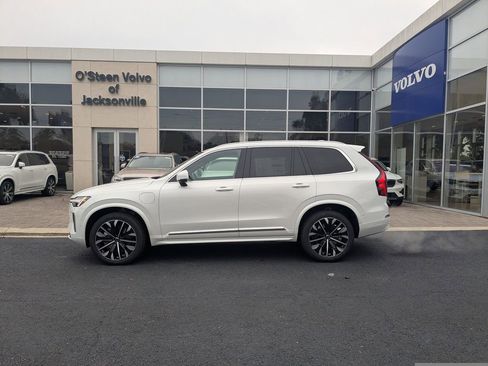 New 2026 Volvo XC90 T8 Plus w/ Protection Package Premier AWD/4WD image 3