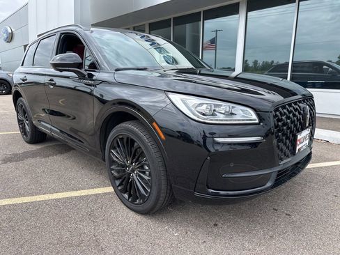 Used 2025 Lincoln Corsair Reserve w/ Jet Appearance Package image 4