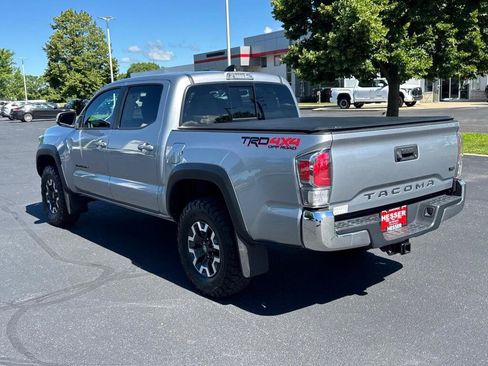 Certified 2021 Toyota Tacoma TRD Off-Road AWD/4WD image 3
