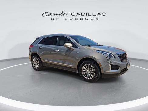 Used 2017 Cadillac XT5 Luxury FWD image 2