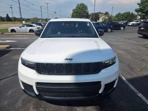 Used 2021 Jeep Grand Cherokee L Laredo AWD/4WD image 14