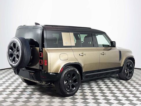 Used 2023 Land Rover Defender 110 X-Dynamic SE image 5