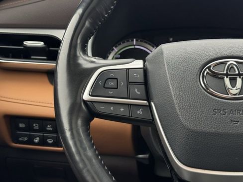 Certified 2022 Toyota Highlander Platinum image 30