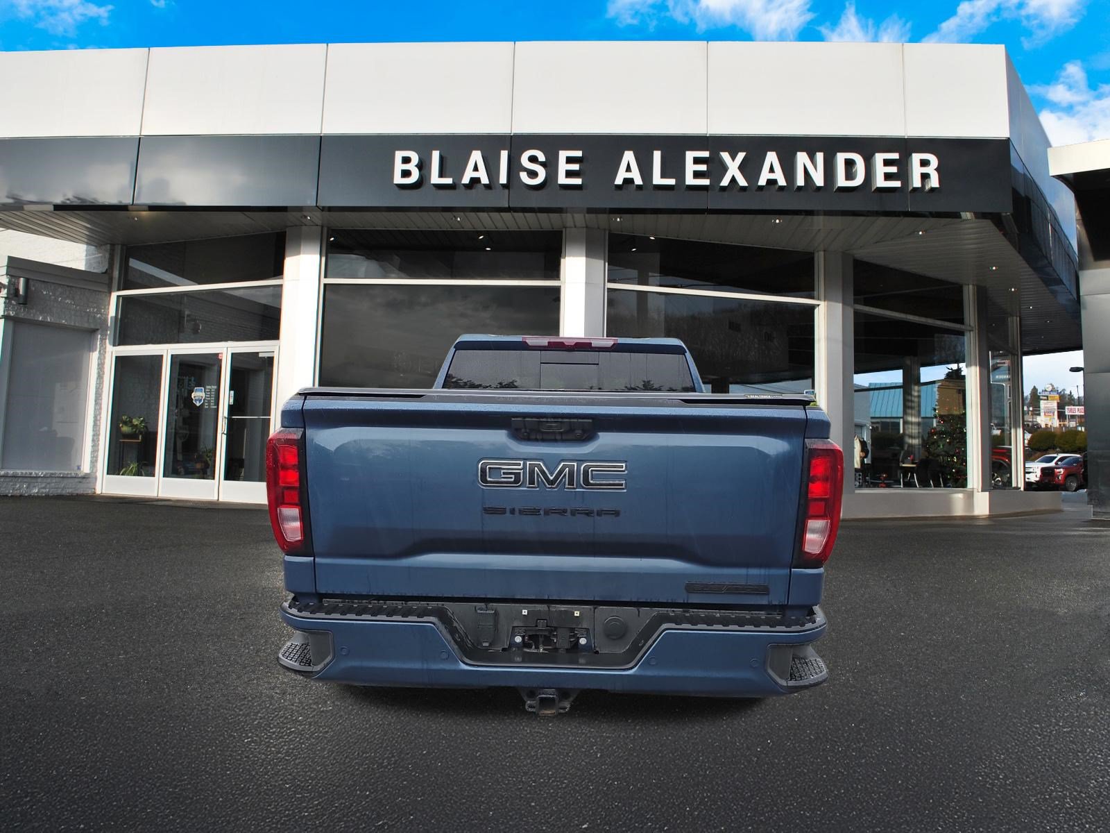 Used 2026 GMC Sierra 1500 Elevation w/ Elevation Premium Package AWD/4WD image 4