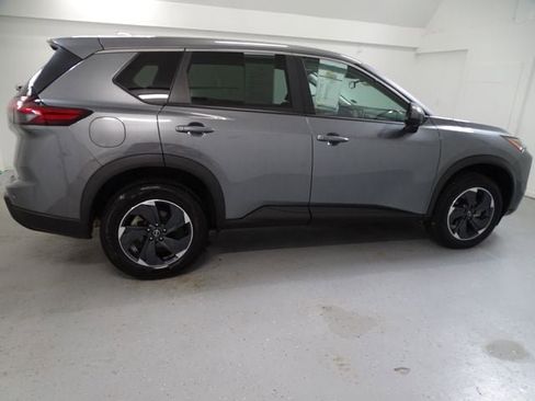 Used 2024 Nissan Rogue SV AWD/4WD image 23