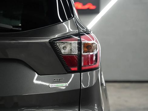 Used 2017 Ford Escape SE FWD image 11