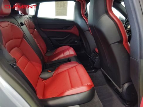 Used 2022 Porsche Taycan 4 Cross Turismo image 37