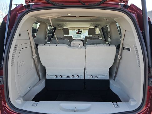 Used 2020 Chrysler Pacifica Limited image 13