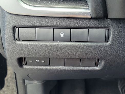 Certified 2022 Nissan Rogue SV FWD image 23