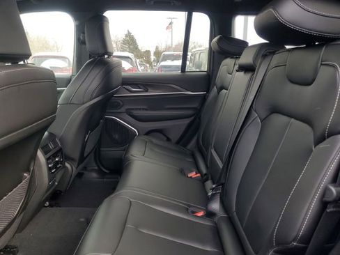 New 2026 Jeep Grand Cherokee Limited w/ Limited Altitude Package AWD/4WD image 13