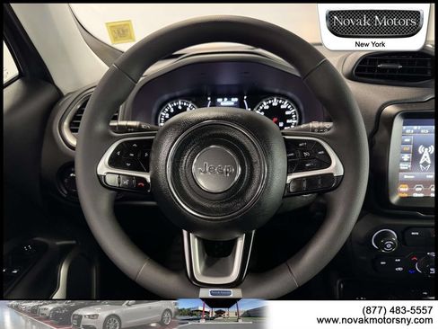 Used 2023 Jeep Renegade Latitude AWD/4WD image 15