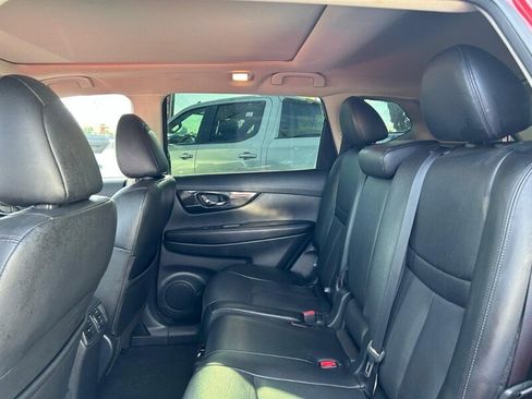Used 2019 Nissan Rogue SL w/ Premium Package FWD image 35