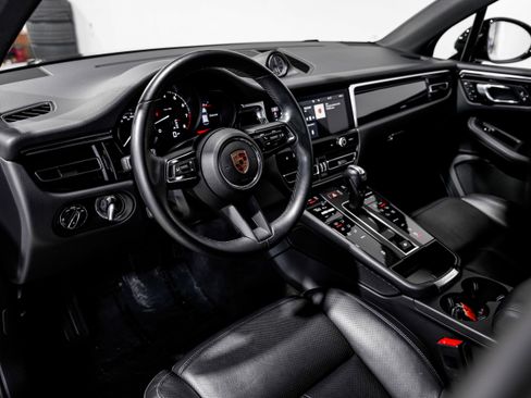 Used 2024 Porsche Macan image 16