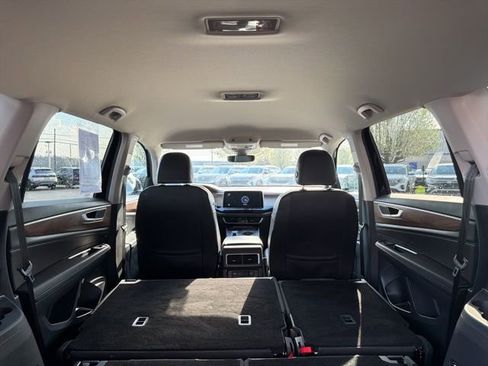 Used 2024 Volkswagen Atlas SE image 15