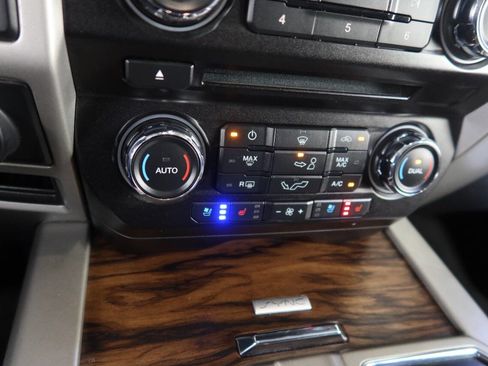 Used 2018 Ford F150 Lariat image 23