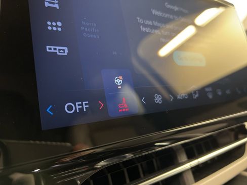 Used 2026 Lincoln Nautilus Premier image 15