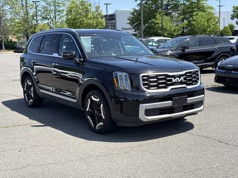Used 2023 Kia Telluride S w/ S Sunroof Package FWD image 1