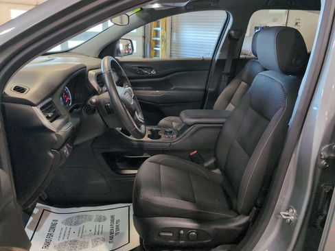 Used 2023 GMC Acadia SLE w/ Driver Convenience Package image 18