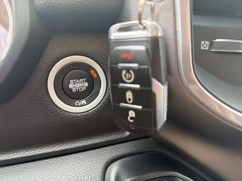 Used 2019 RAM 1500 Big Horn AWD/4WD image 29