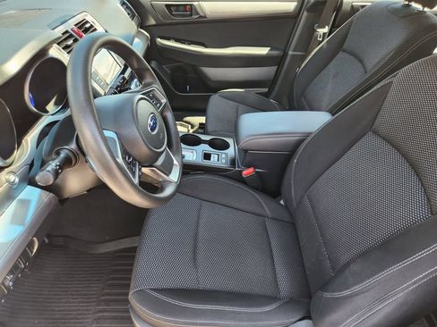 Used 2019 Subaru Outback 2.5i AWD/4WD image 16