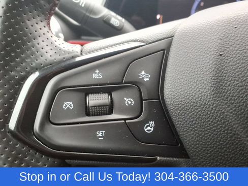 Used 2025 Chevrolet Trax RS FWD image 18