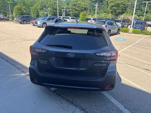 Used 2025 Subaru Outback Premium AWD/4WD image 3