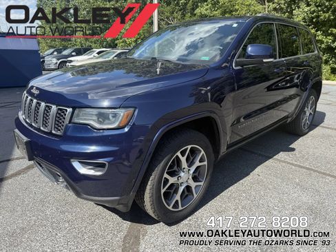 Used 2018 Jeep Grand Cherokee Limited AWD/4WD image 1