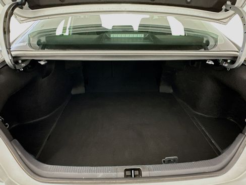 Used 2025 Toyota Camry LE image 30