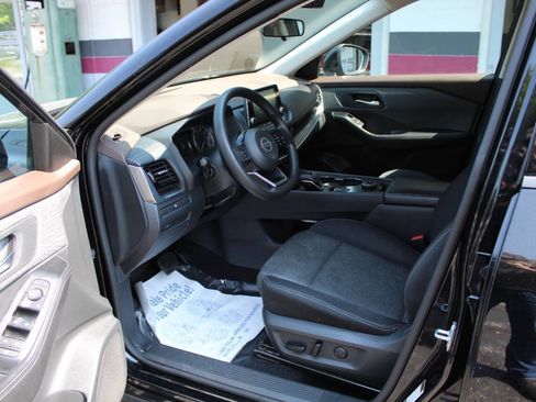 Used 2021 Nissan Rogue SV AWD/4WD image 17