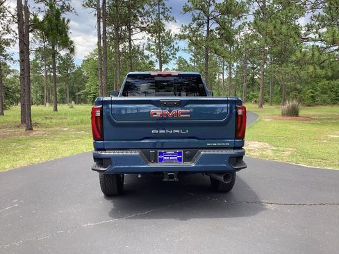 New 2026 GMC Sierra 2500 Denali w/ Denali Reserve Package AWD/4WD image 4