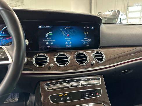 Used 2023 Mercedes-Benz E 350 Sedan image 23