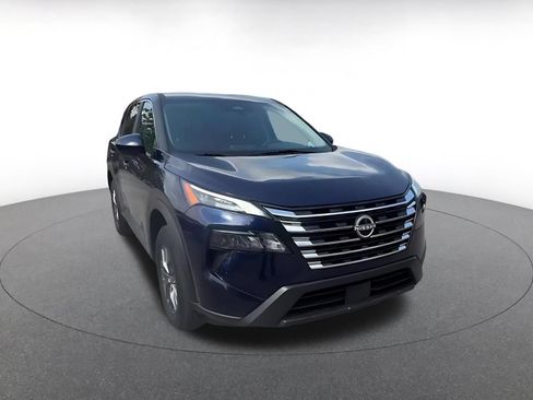 Used 2026 Nissan Rogue SV AWD/4WD image 3