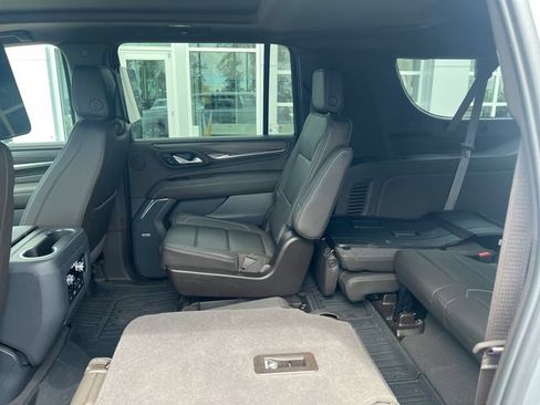 Used 2023 GMC Yukon XL Denali w/ Denali Reserve Package AWD/4WD image 18
