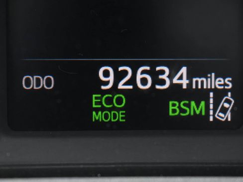 Used 2018 Toyota RAV4 XLE w/ Plus Extra Value Package AWD/4WD image 34