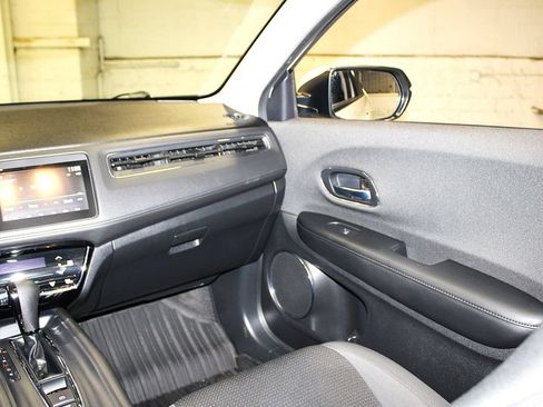 Used 2022 Honda HR-V EX image 29